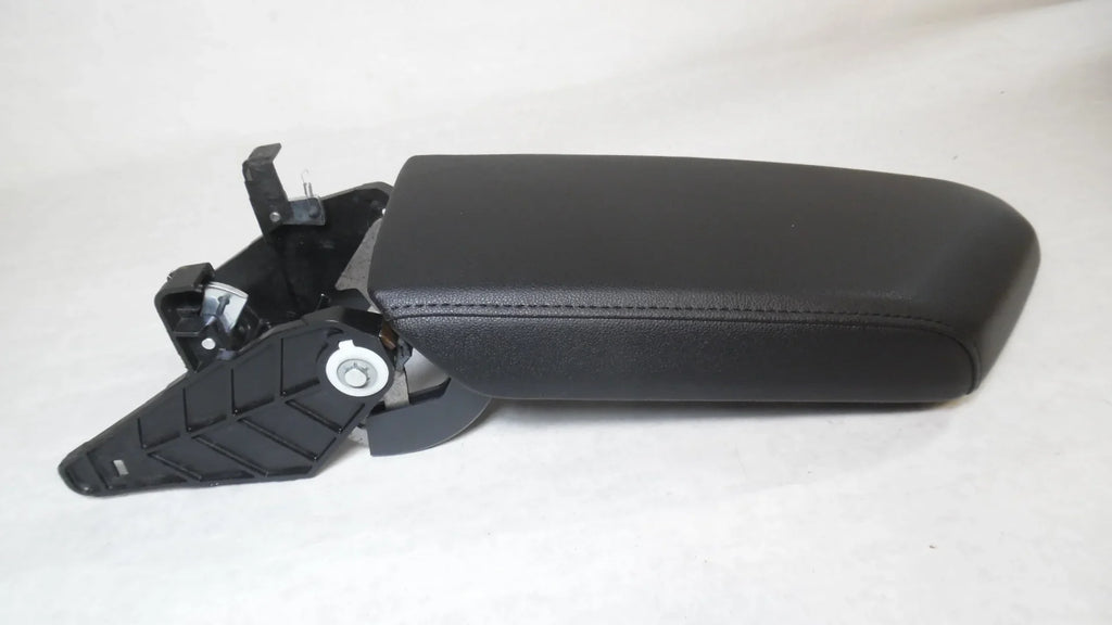 Volkswagen OEM Center Jetta Floor 2020 2019 (Good) Black Pre-Owned Lid 2021 Armrest Console