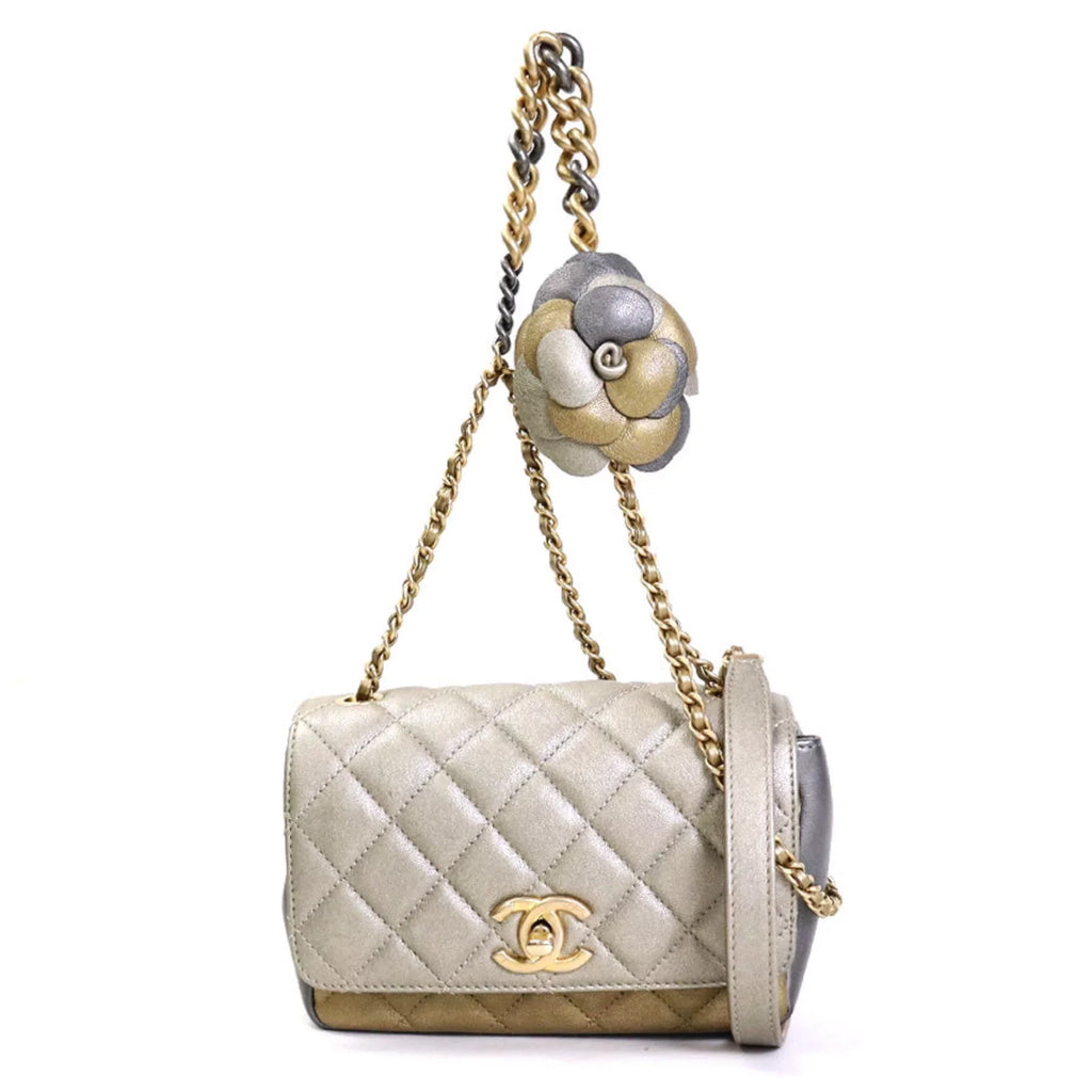 Matelasse Greige/Gold/Gray Women's Camellia (Good) e55934a Diagonal Bag Pre-Owned Leather/Metal Shoulder