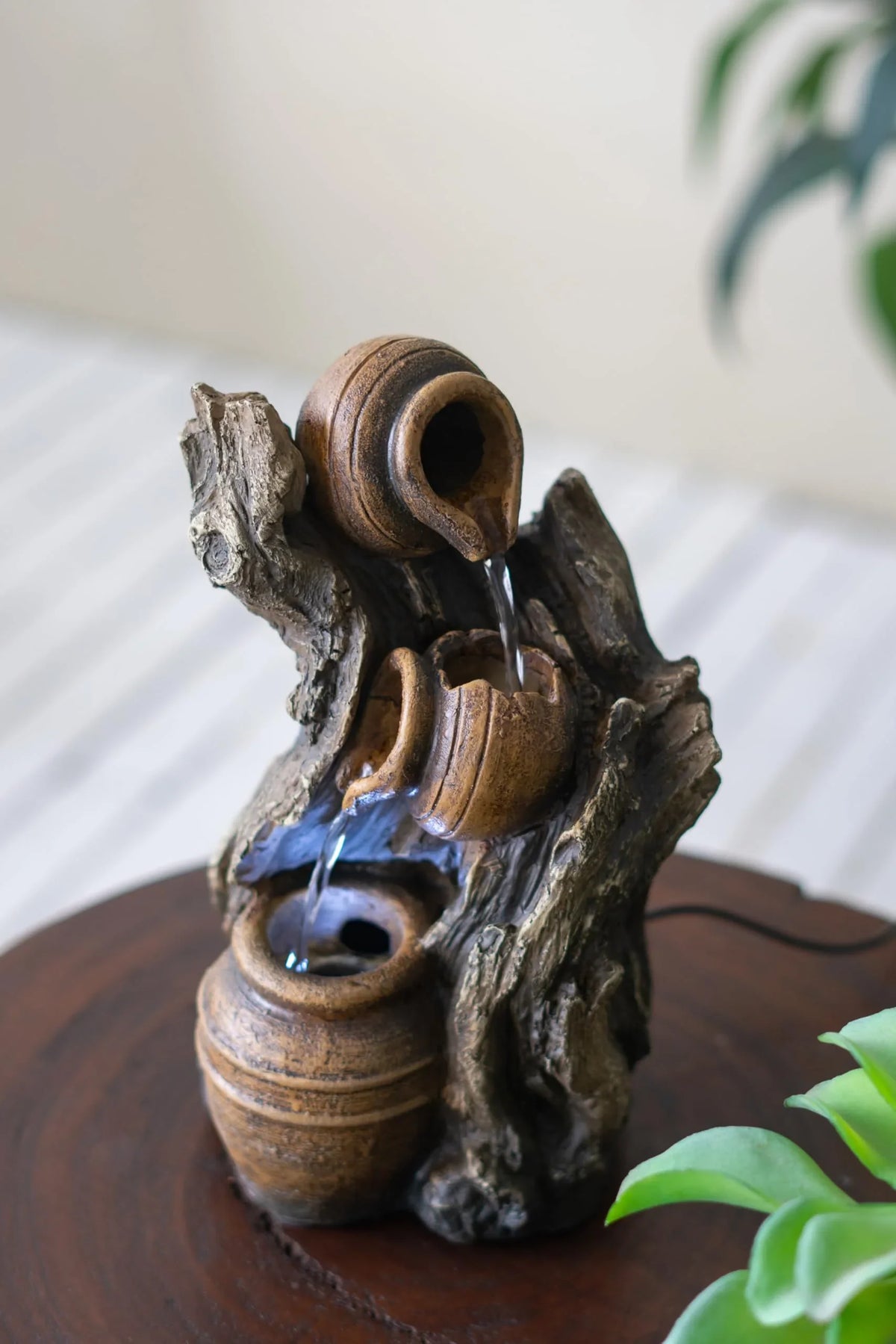 Fountain Resistant Pot with Table Indoor Cascading Design, Home 11" exterior Feature, liquid A&B climate Polyresin Fountain liquid
