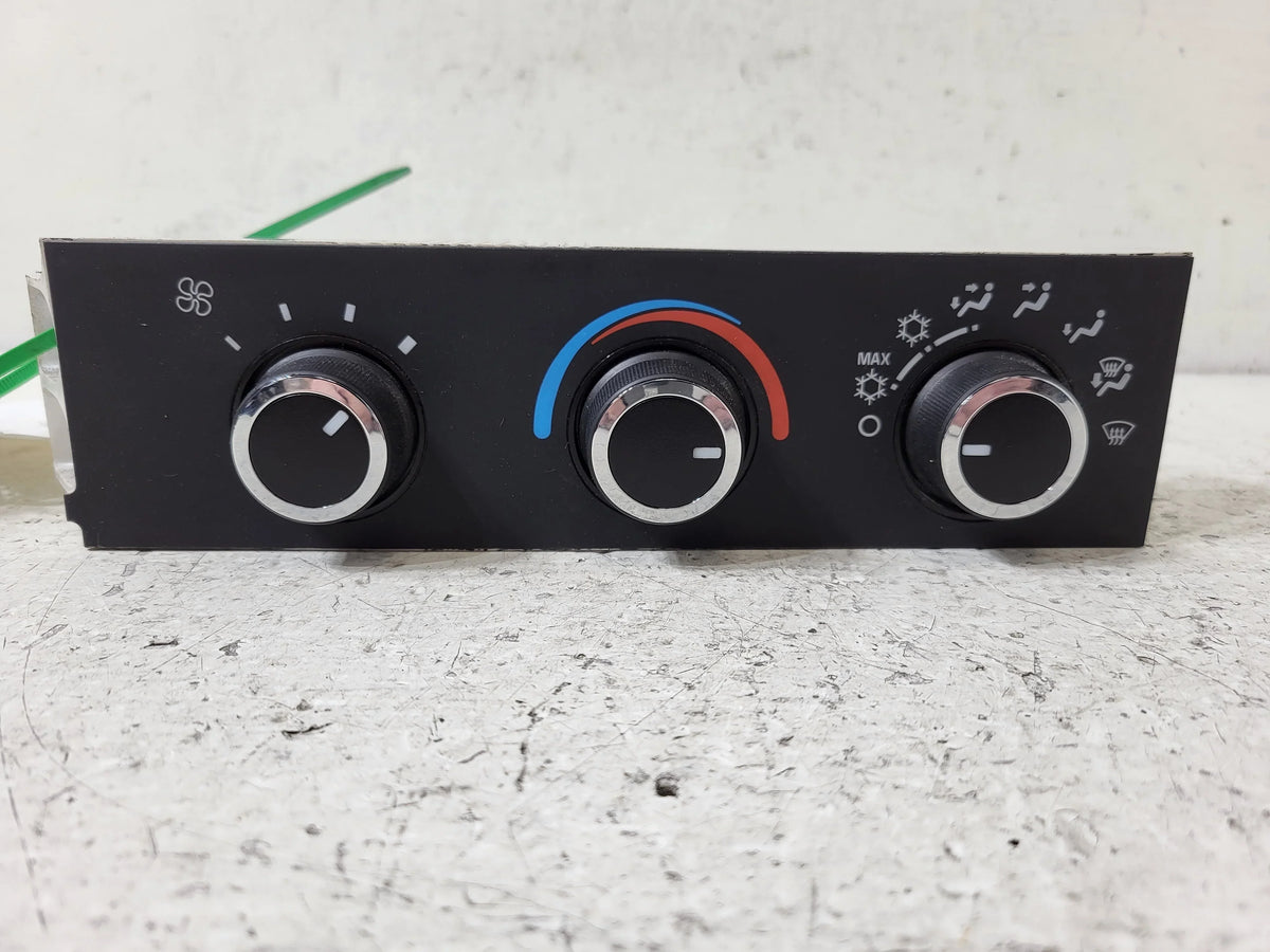 LKQ Control Heat Pre-Owned Temperature 2017 AC Chevrolet 3500 Van OEM Express (Good) Unit