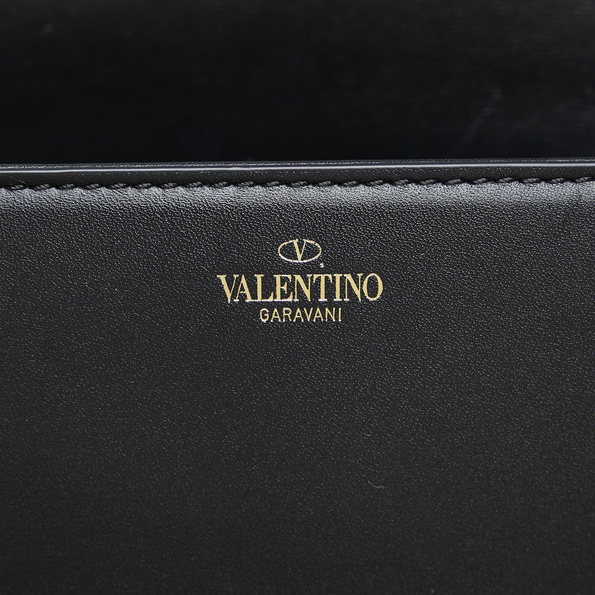 Leather Authenticated Bag Valentino (Good) Vlogo Chain Pre-Owned Black Unisex Shoulder Calf